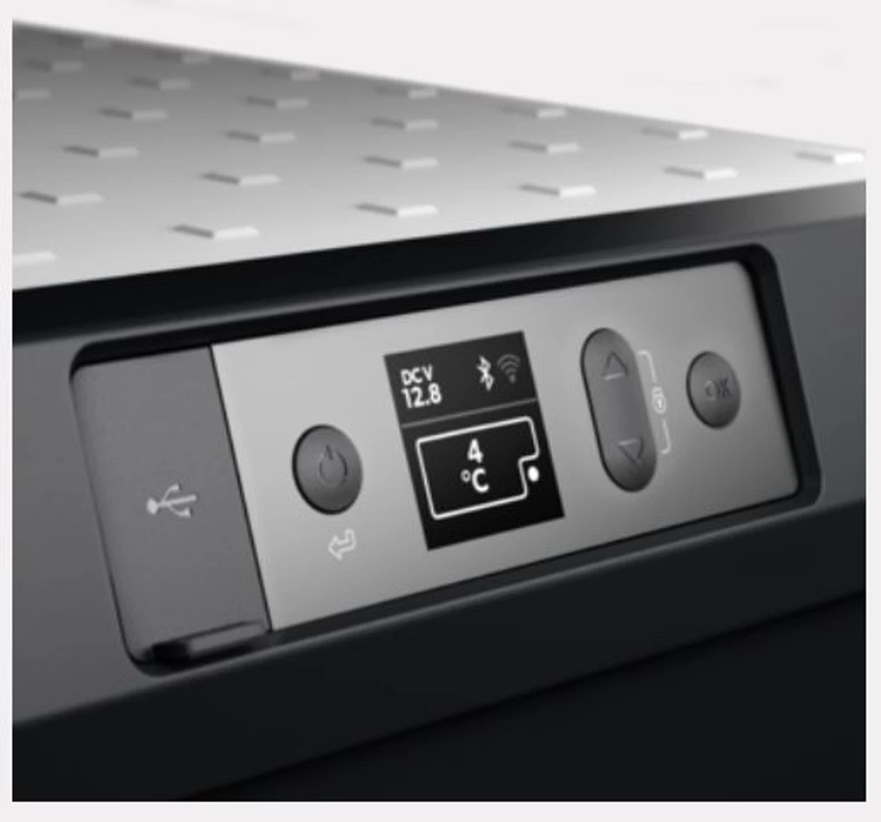 Dometic CFX3-55IM Portable Compressor Cool Box Fridge and Freezer With Ice Maker Function 4 Dometic CFX3-55IM Portable Compressor Cool Box Fridge and Freezer With Ice Maker Function - Image 2