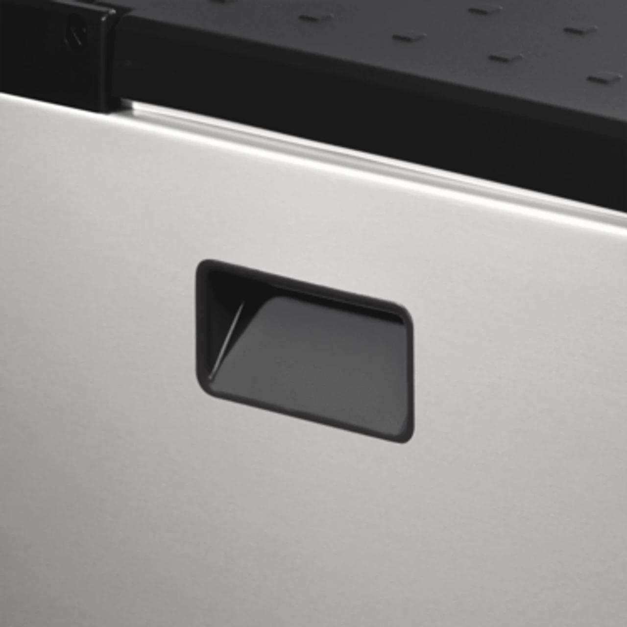 Dometic CombiCool ACX 30 3-Way Coolbox Fridge Freezer 6 Dometic CombiCool ACX 30 3-Way Coolbox Fridge Freezer - Image 4