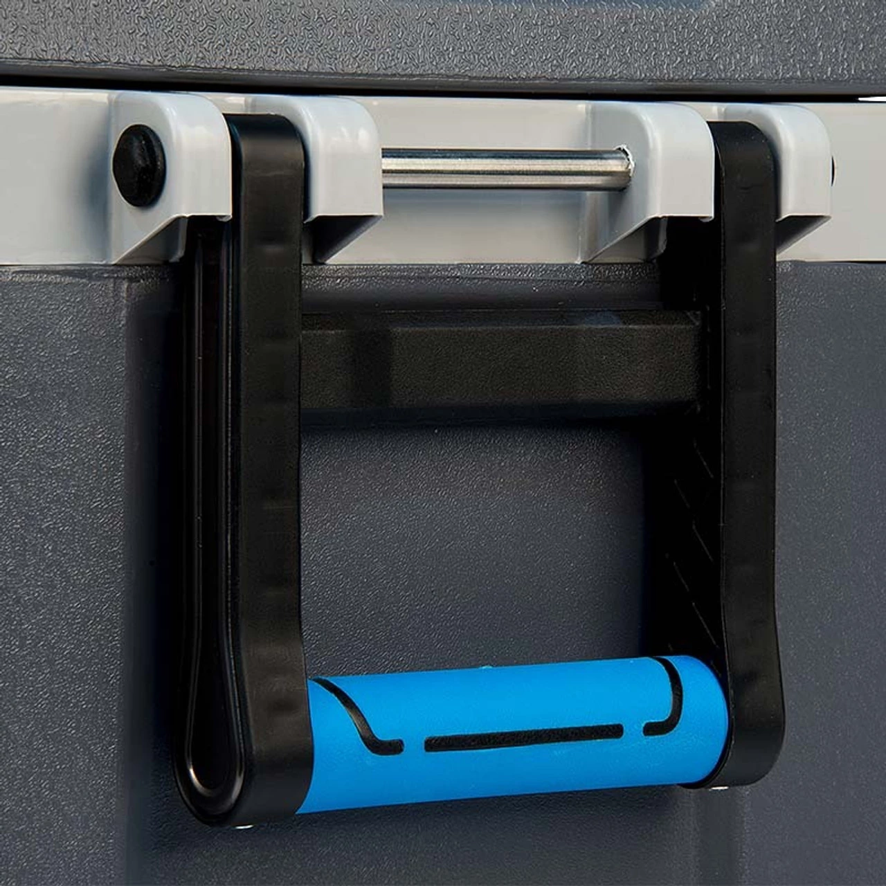 Igloo BMX 52 Heavy Duty Fishing Camping Cool Box 12 Igloo BMX 52 Heavy Duty Fishing Camping Cool Box - Image 10